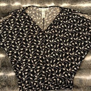 Max Studio batwing style shirt size medium